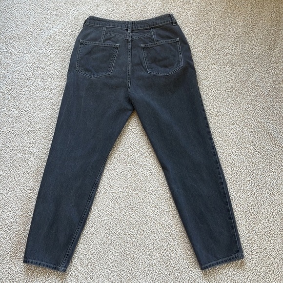 BDG Washed Black High-Waist Mom Jeans Size 30 - Picture 4 of 9